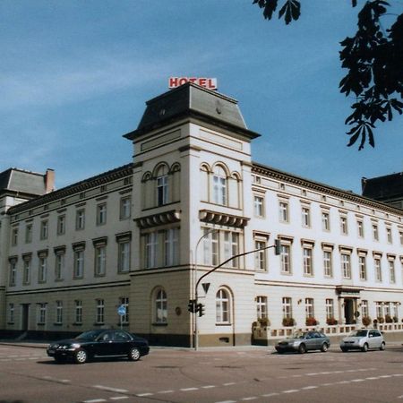 Hotel "Stadt Koethen" Кьотен Екстериор снимка